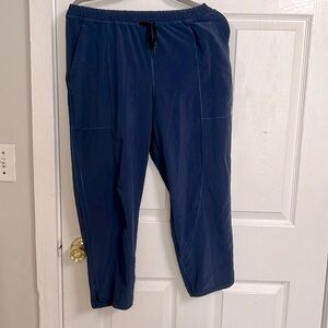 Lululemon pants size 6
